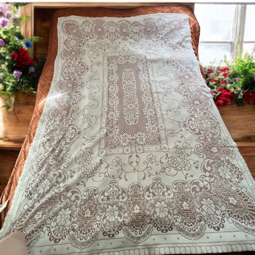 Family Herloom Handmade Lace woven table cloth -stunning -71”x45” Boho beauty ! - Picture 2 of 13
